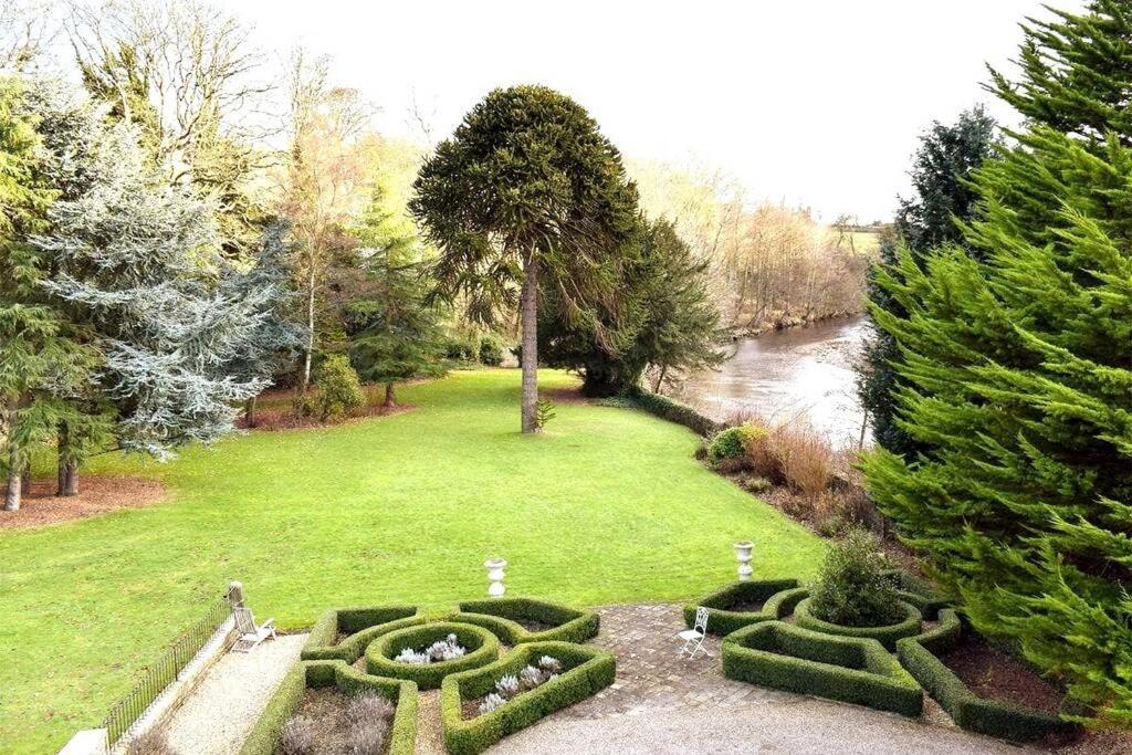 Georgian Villa In Richmond On The River Swale Exterior photo